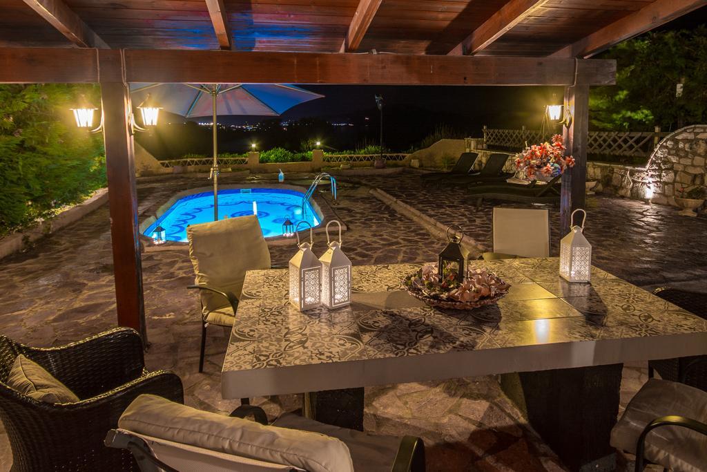 Athenea Villas, Private Pools & Gardens Keri Eksteriør bilde